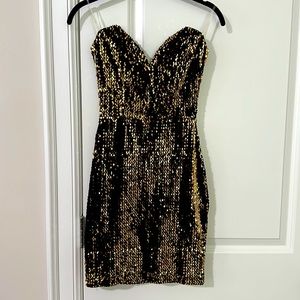 Gold Sequin Strapless Dress w/ boning! New sz small! Perfect Holiday Dress ✨